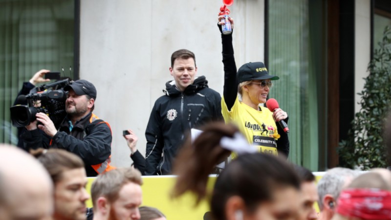 Amanda Holden starting the race